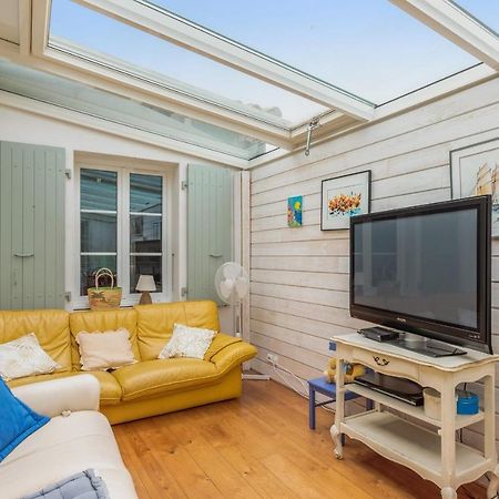 Nice Studio With Veranda Nearby The Beach In La Flotte - Welkeys ภายนอก รูปภาพ